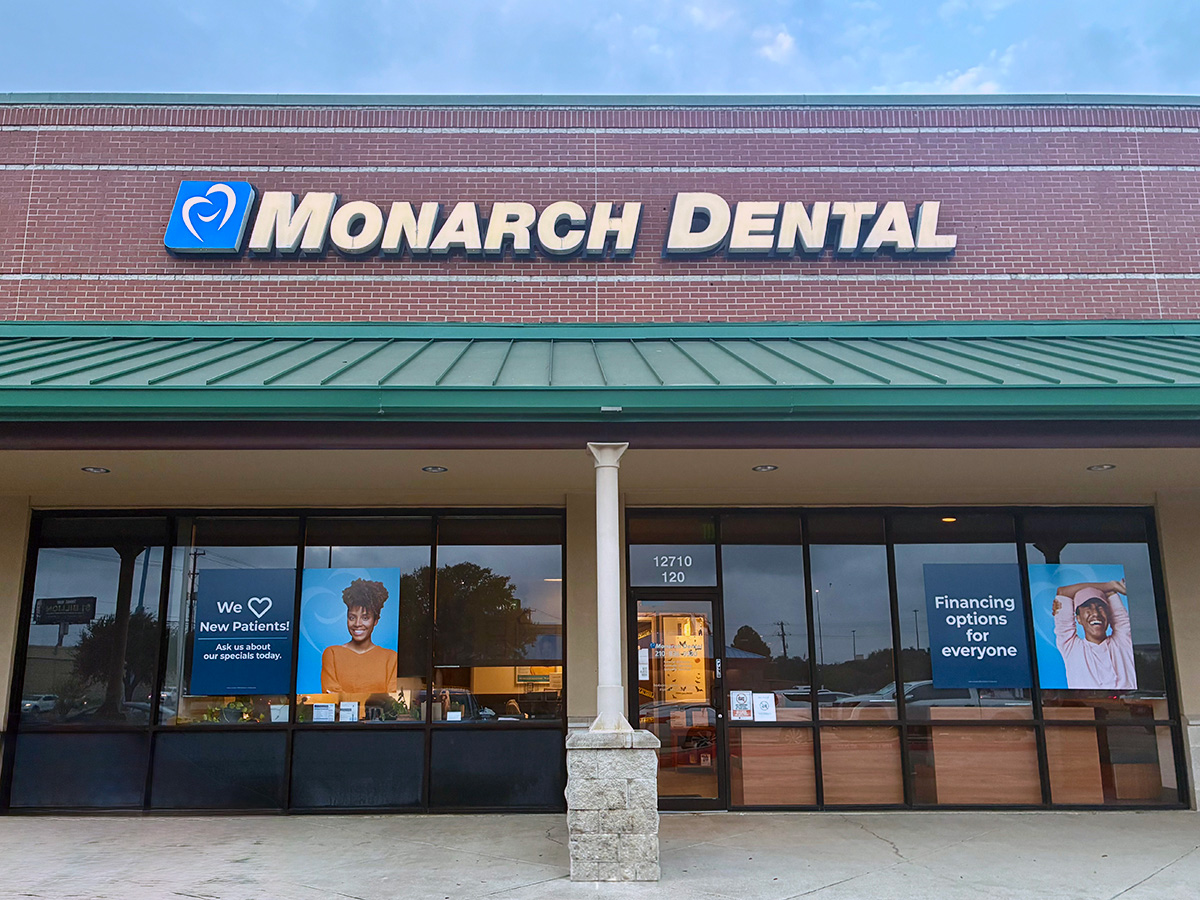 Monarch Dental - De Zavala Rd Office Exterior