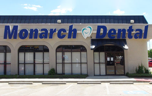 Monarch Dental - Arlington/North Collins St. Office Exterior