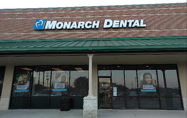 Monarch Dental - De Zavala Rd Office Exterior
